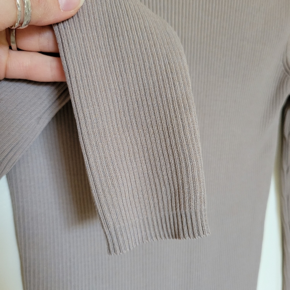ZARA Ribbed Sweater - Picture 3 of 8